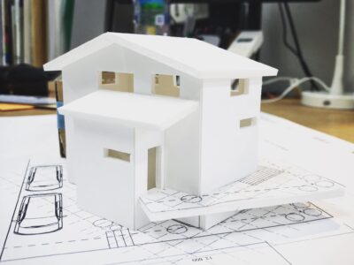ハードを生み出す作業。