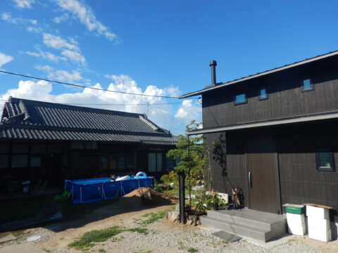 堺市南区の焼杉の家