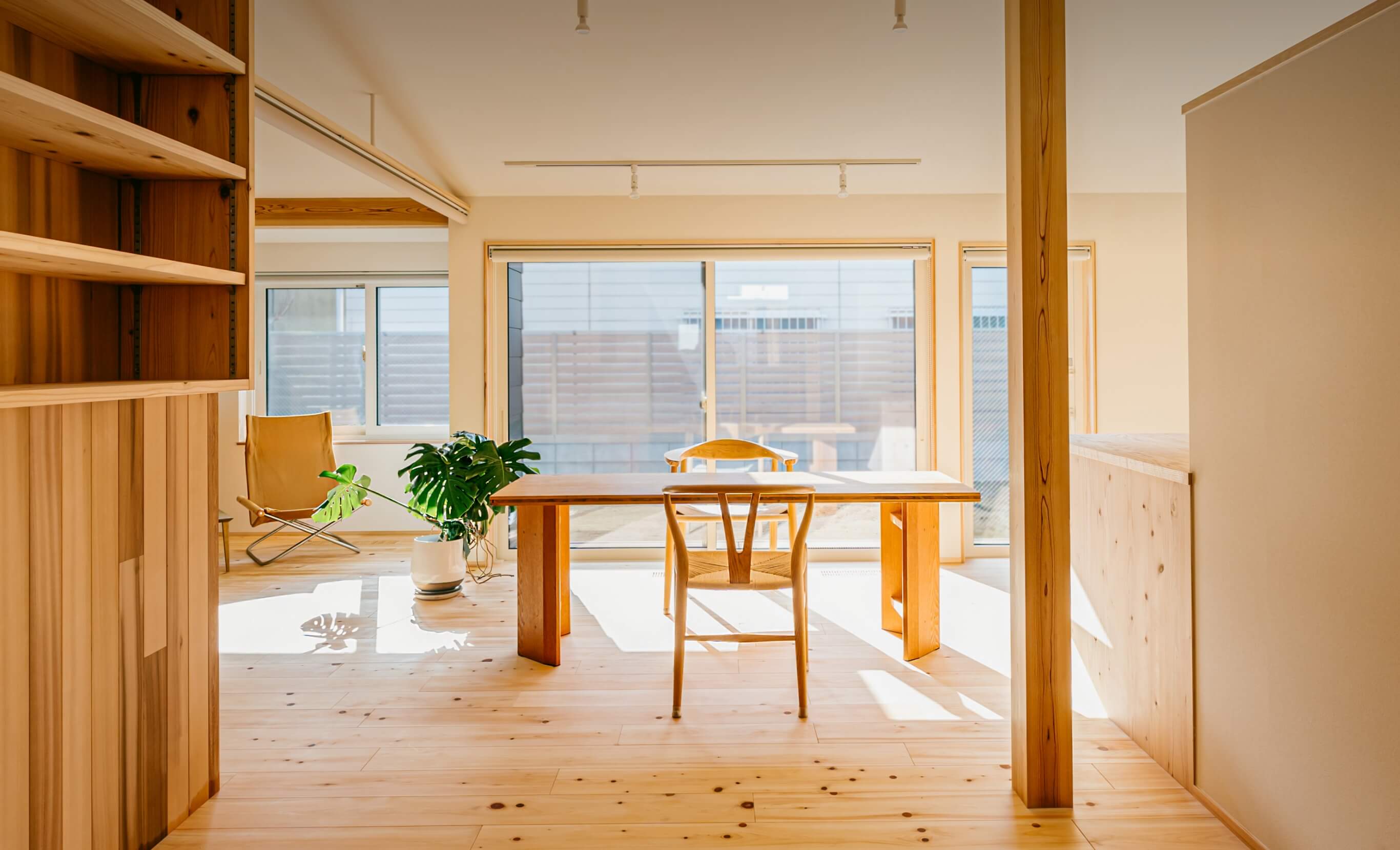 西紋建匠株式会社