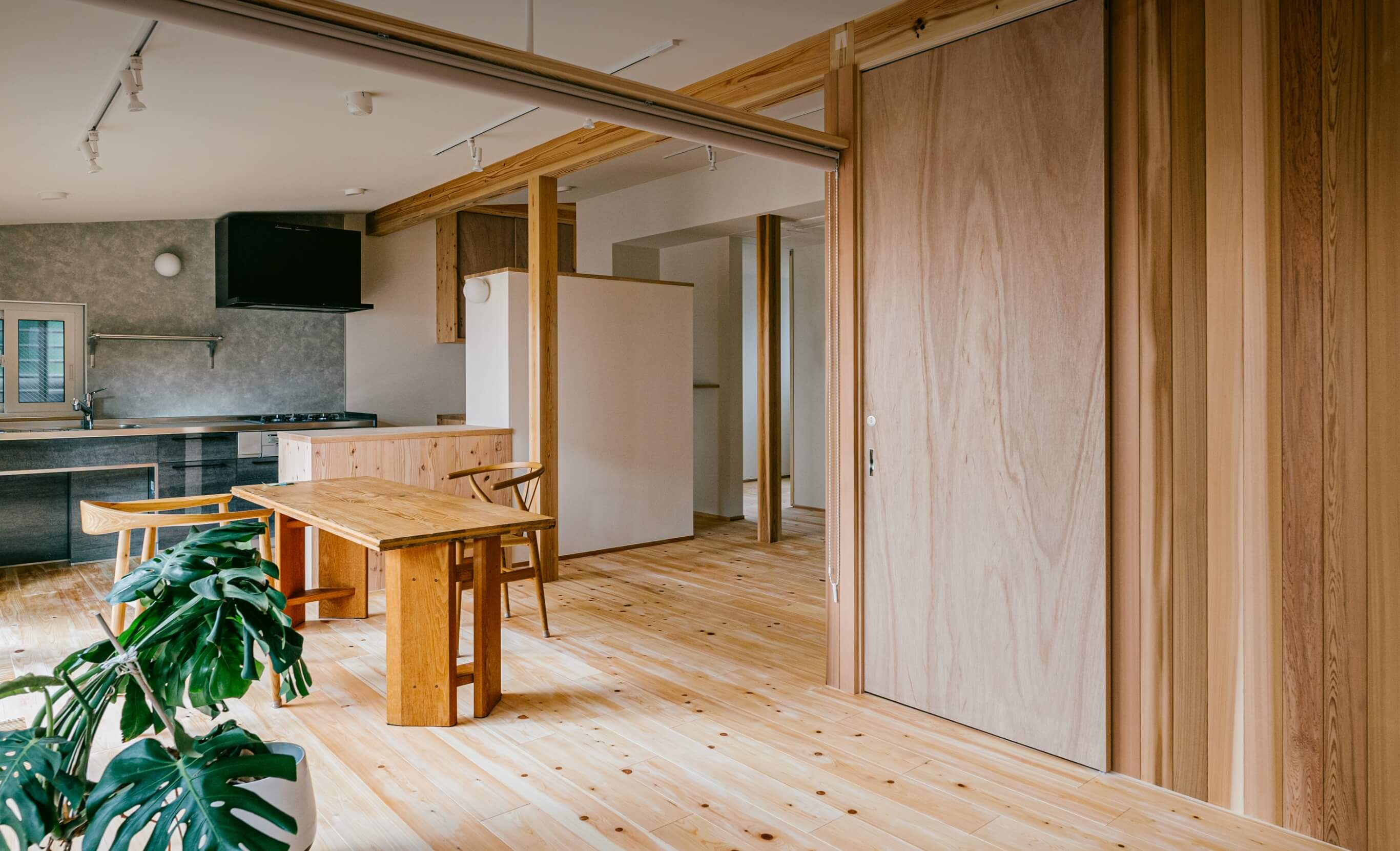 西紋建匠株式会社